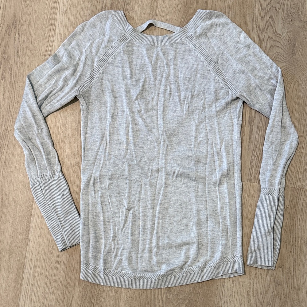 lululemon athletica Heather Gray Long Sleeve Tee